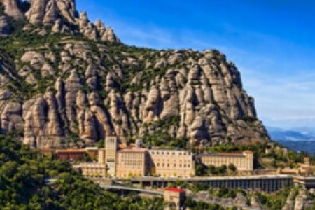 Fedezd fel a legendákkal átszőtt spanyol Monsterrat kastélyt