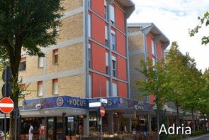Aprilia Apartmanház