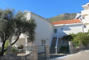 Lazar Apartmanház