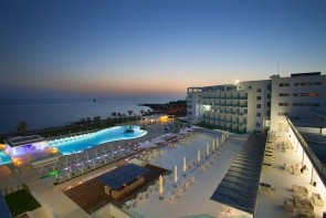 Hotel King Evelthon Beach