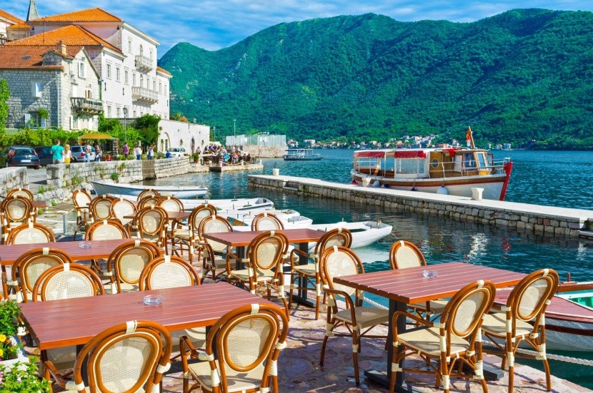 Kávézó Port Perast gasztronómia vízparti