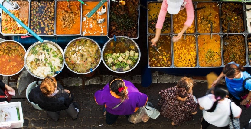 Thai street food Bangkok utcáin